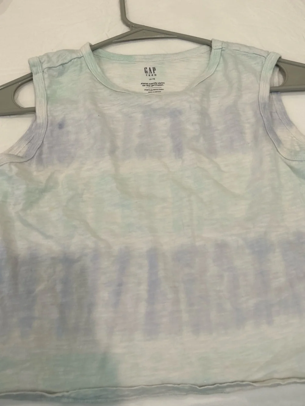 GAP sleeveless crop